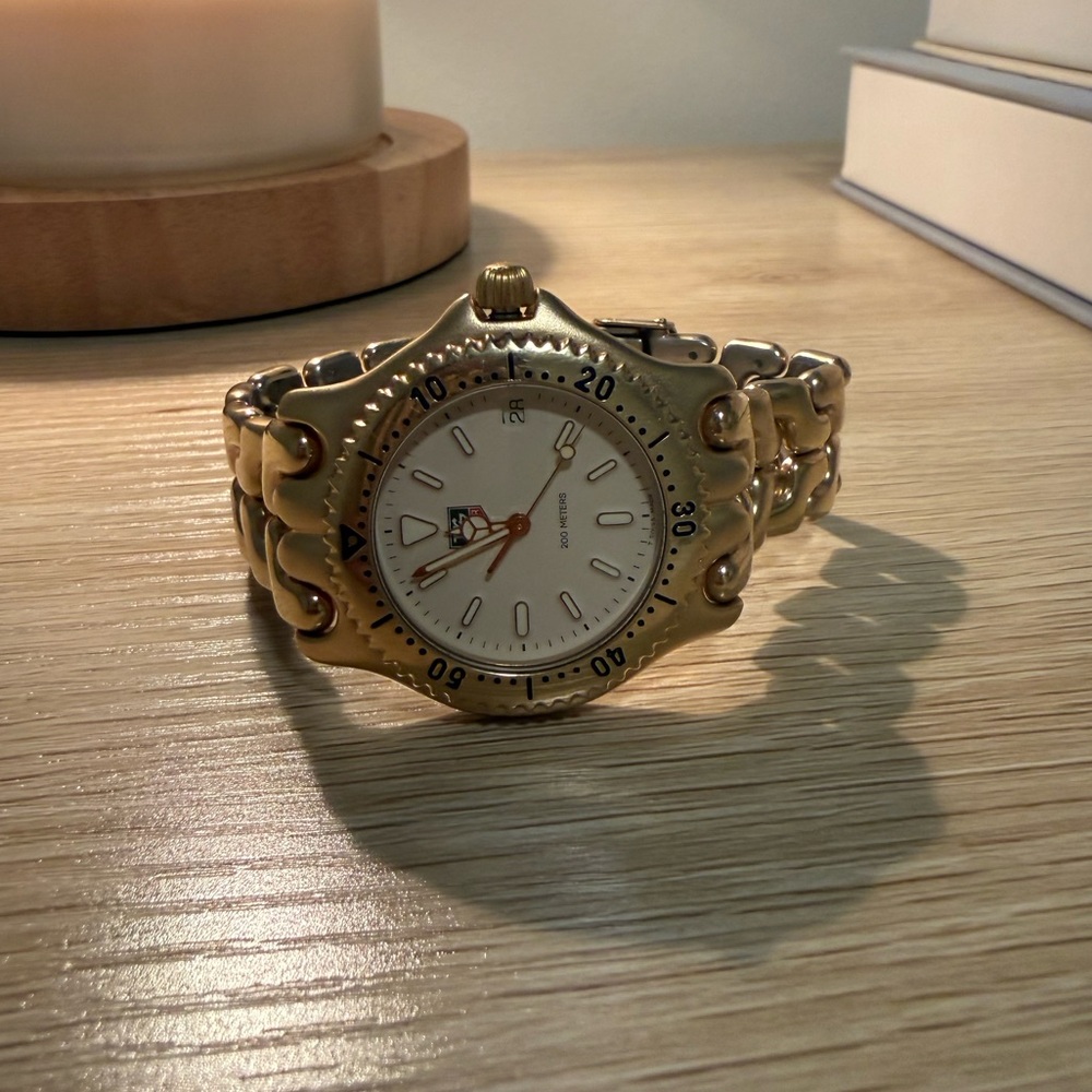 ✨ Vintage TAG Heuer 2000 Series Gold-Tone Watch ✨ - Picture 6 of 9